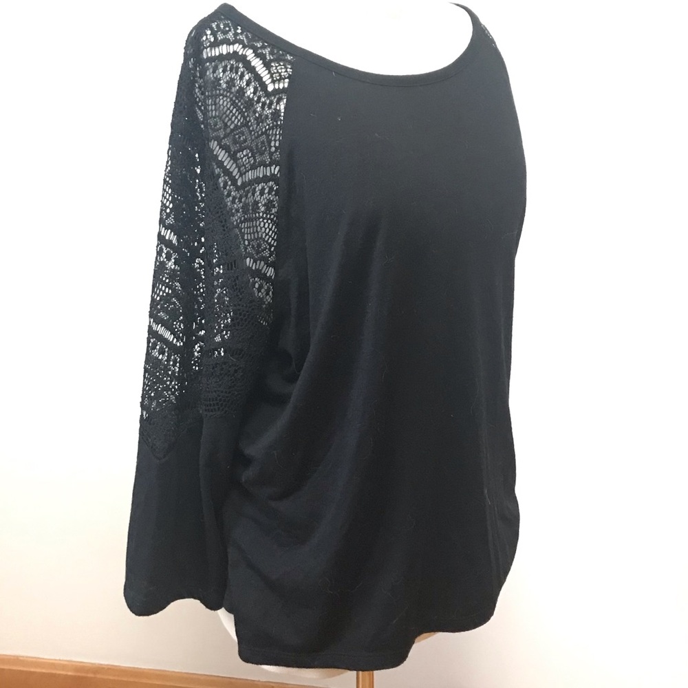 Lace Sleeve Old Navy shirt